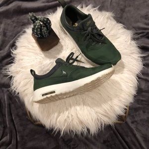 Green Nike Air Max Thea *very good condition*